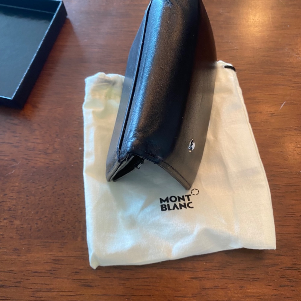 Men’s Mont Blanc card wallet - Picture 3 of 3